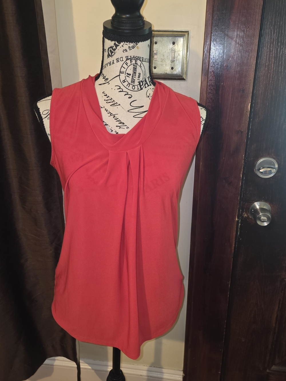 Susan Lawrence Red Sleeveless Pleat-Front Medium